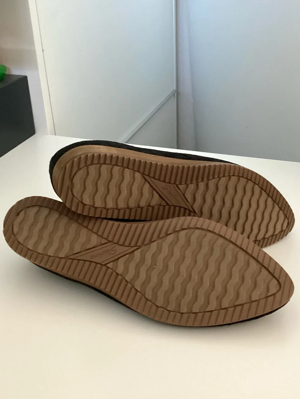 \Skechers\ NWT Cleo Knit Slip-Ons